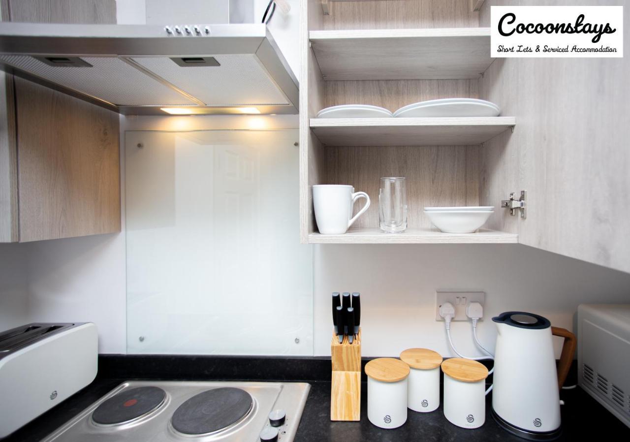 Cocooonstays Short Lets & Accommodation Слау Екстериор снимка